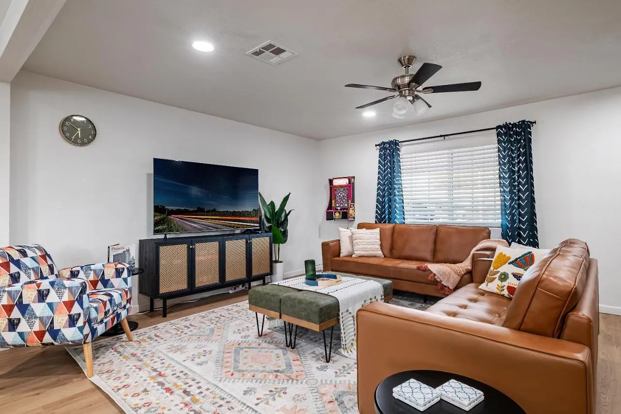Casa vacanze Gorgeous 4-Bed Home With Golf, Pool, & Hot Tub! Phoenix Stati Uniti