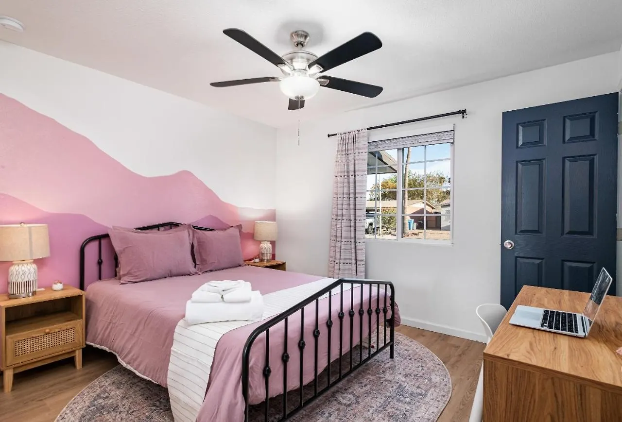 Casa vacanze Gorgeous 4-Bed Home With Golf, Pool, & Hot Tub! Phoenix