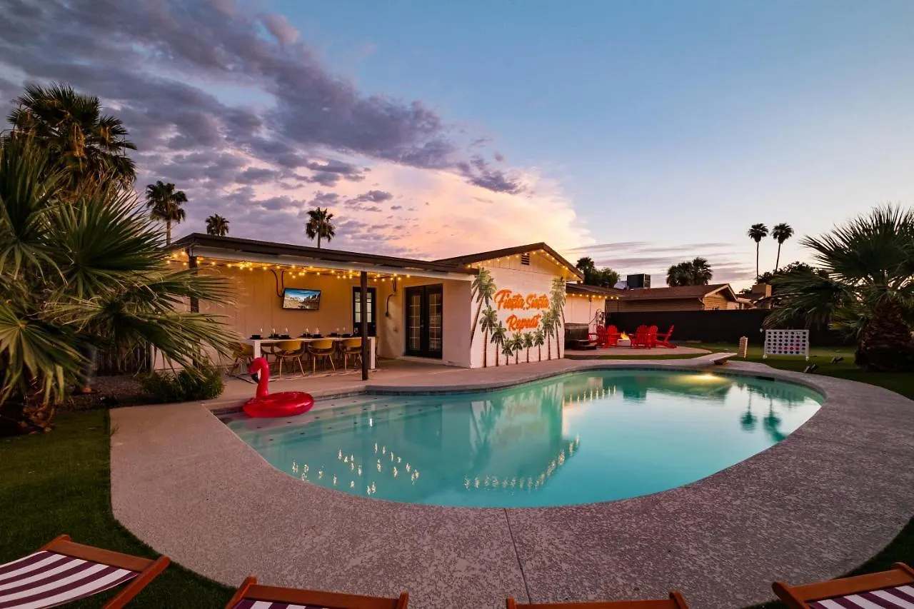 Gorgeous 4-Bed Home With Golf, Pool, & Hot Tub! Phoenix