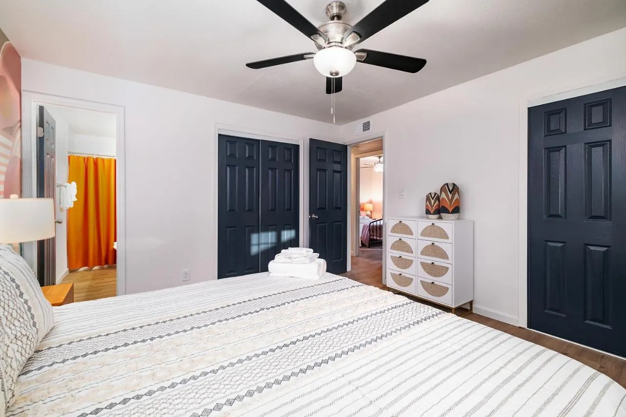 Gorgeous 4-Bed Home With Golf, Pool, & Hot Tub! Phoenix 0*,  Stati Uniti